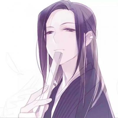 周杰伦白西装昆凌黑羽绒服